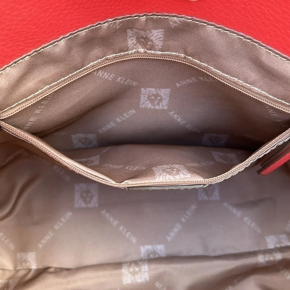 ANNE KLEIN RED FAUX LEATHER CORK METALLIC WOMENS SATCHEL HANDBAG BAG PURSE